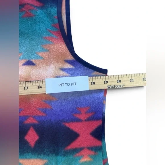 CHAPS Southwestern Aztec Fleece Vest Women’s Medium Zip Up Bold Southwest Print - Picture 4 of 7